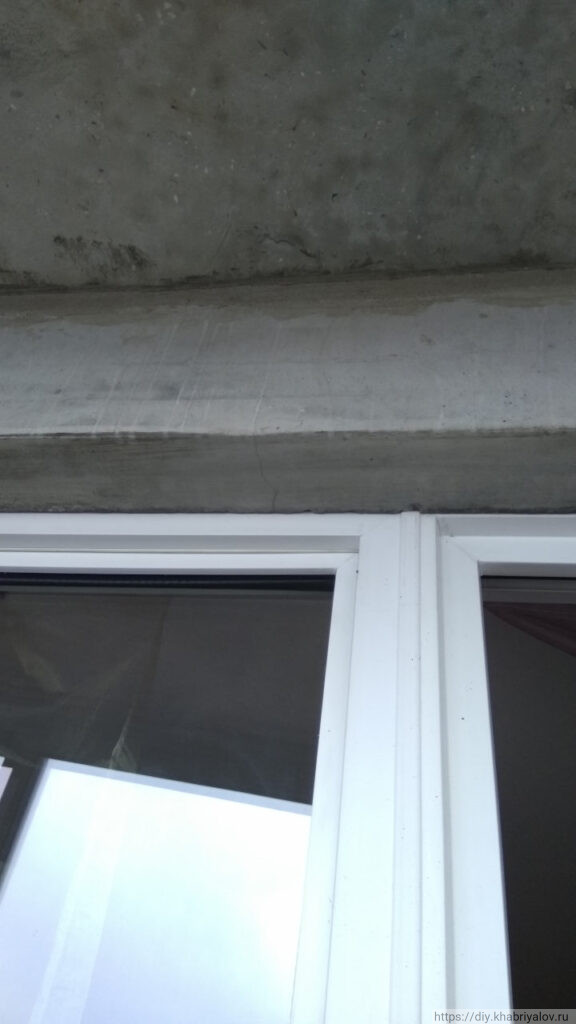 Потолок и окно балкона Лодочка дома П-44Т