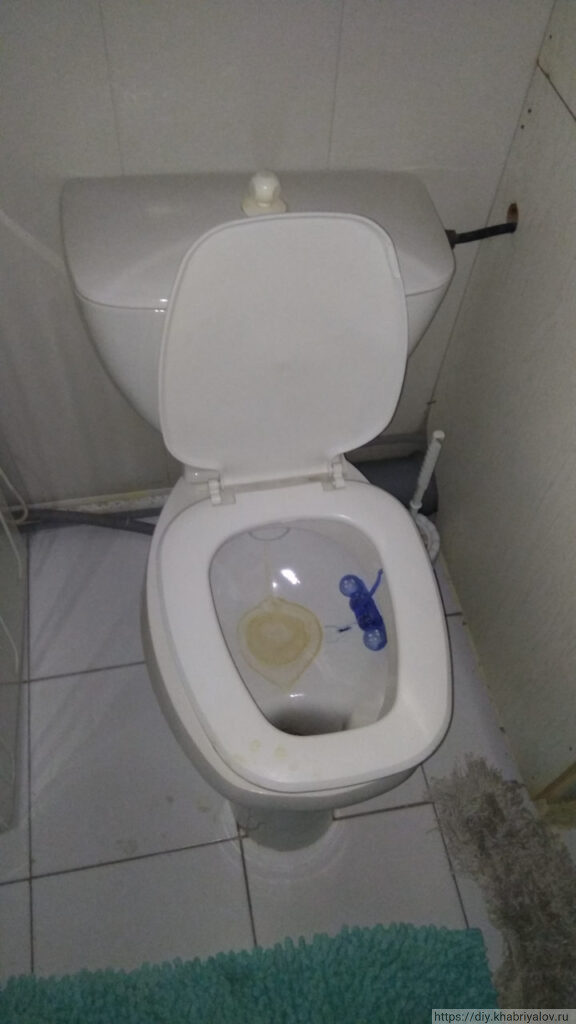 Унитаз в квартире дома П-44Т