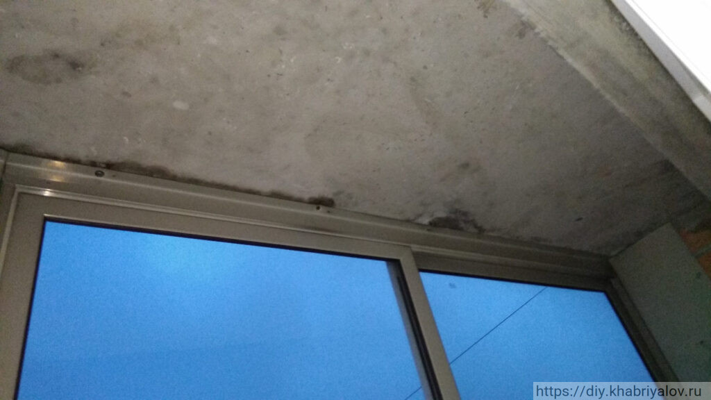 Герметичность окна балкона лодочка дома П-44Т с правой стороны