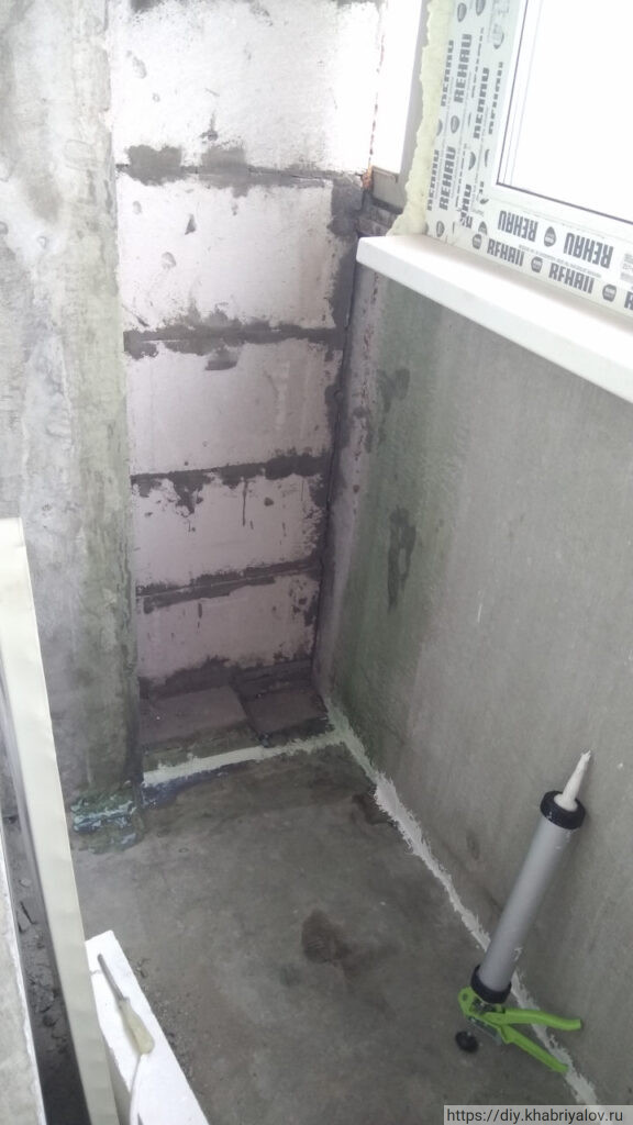 Герметизация балкона дома П-44Т