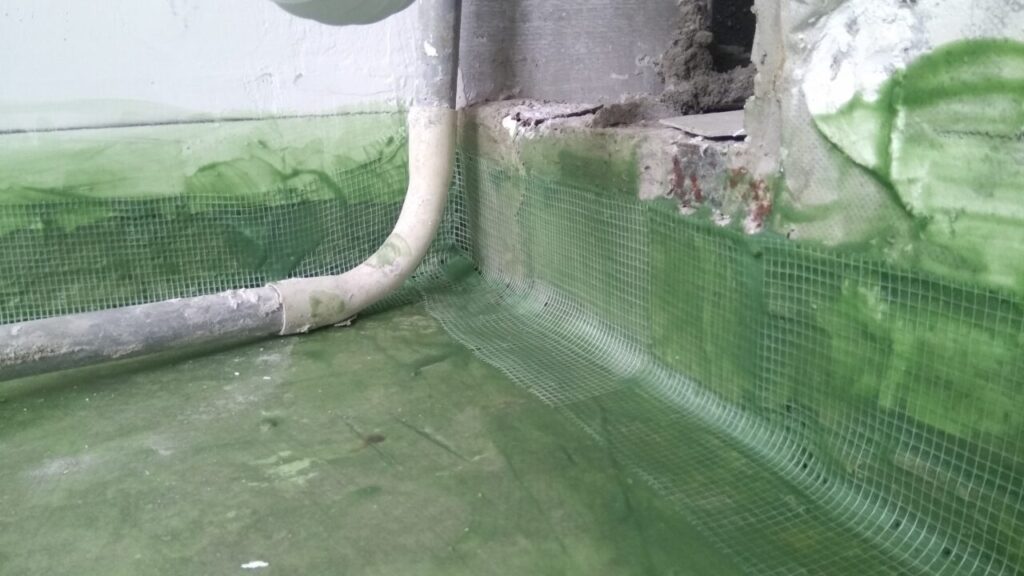 Укрепление углов сеткой-серпянкой