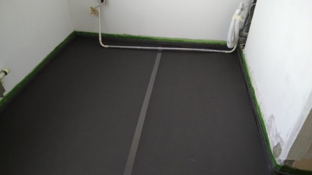 Укладка звукоизоляции Пенолон Акустик на кухне