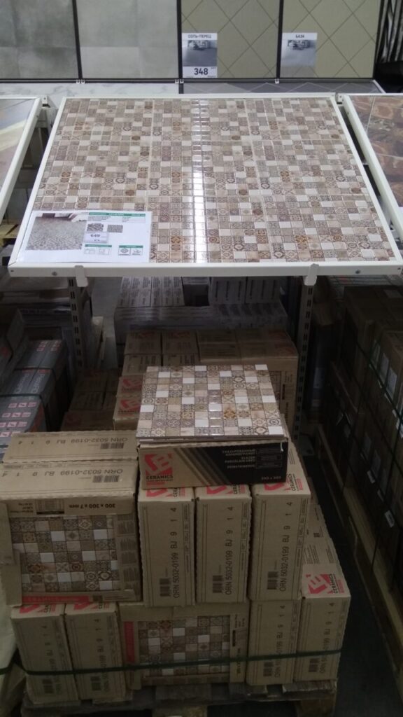 Плитка Орнелла (LB Ceramics) в Леруа Мерлен (11 мая 2019 года)