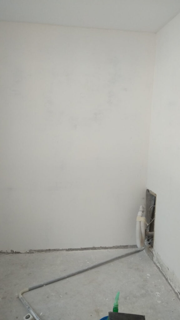 Шпатлёвка стен кухни