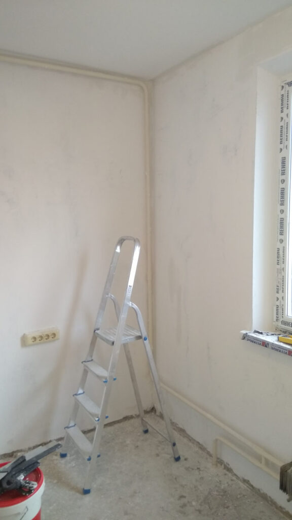 Шпатлёвка стен кухни